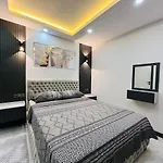 12 Fully Equipped Apartamento